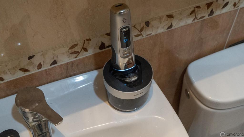 Philips i9000 Prestige Ultra.