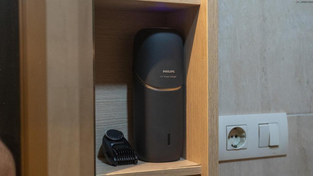 Philips i9000 Prestige Ultra.