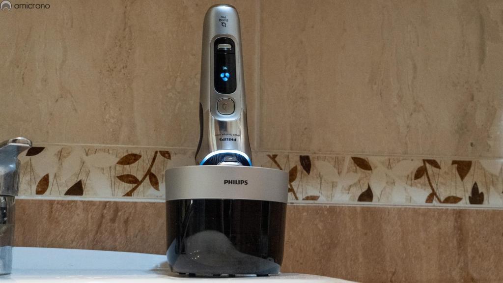 Philips i9000 Prestige Ultra.