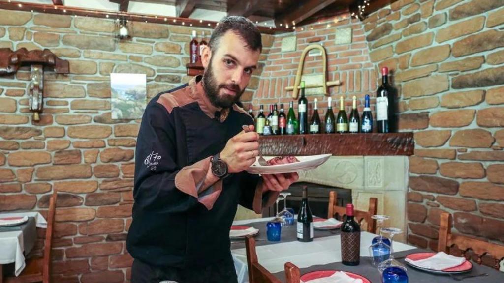 El chef Rubén Álvarez, del restaurante Nueva Santuca, con su menú degustación inmersivo en la historia.