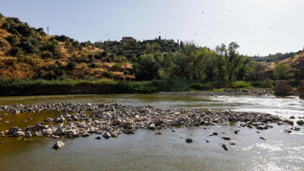 Imagen del Tajo a su paso por Toledo en la tarde del martes.