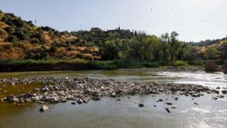 Imagen del Tajo a su paso por Toledo en la tarde del martes.