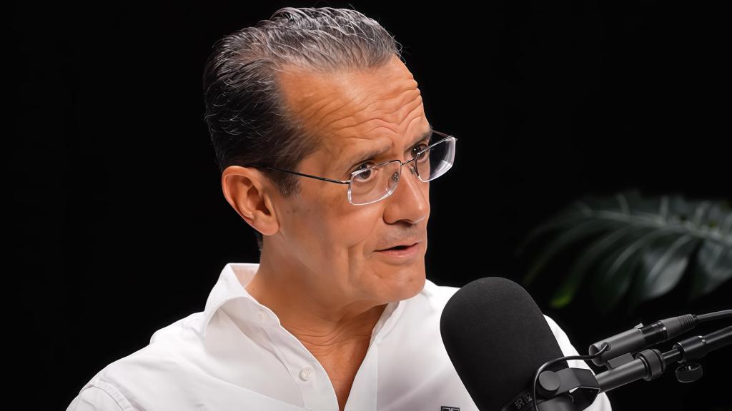 Hermenegildo Altozano,Altozano, abogado.