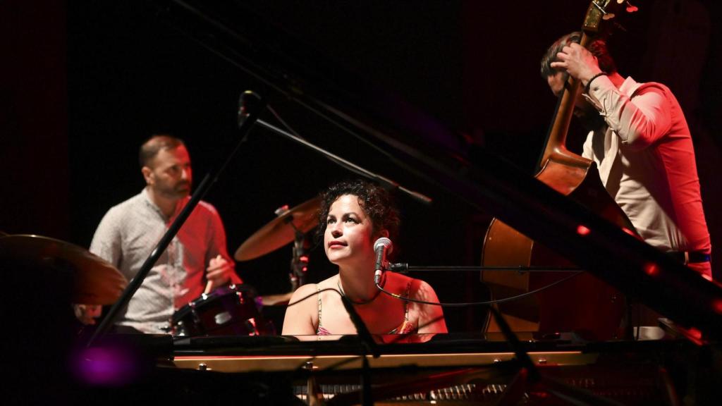 Champian Futon Trío.