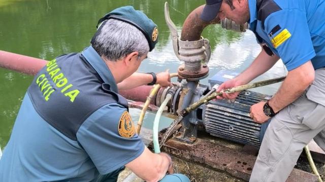 Control de aguas e incendios de la Guardia Civil y la GNR portuguesa
