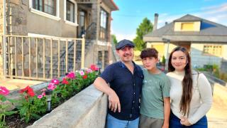 Una de las familias que se han mudado al rural gallego para empezar una nueva vida