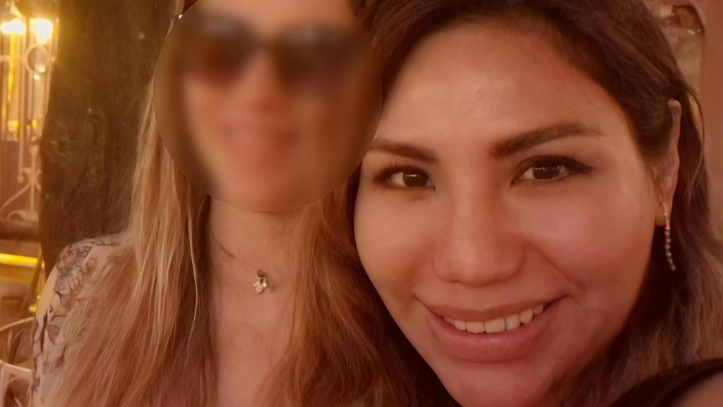 Jacqueline Guillén, junto a la amiga que acabó convirtiéndose en su okupa.