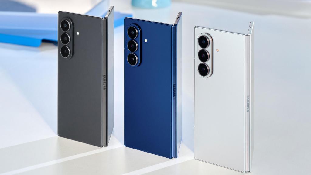 011-family-galaxy-zfold7-blueshadow-silvershadow-jetblack