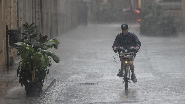Imagen de archivo de lluvias en Valencia. Rober Solsona / Europa Press