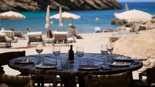 Las vistas al mar desde una de las mesas del chiringuito.