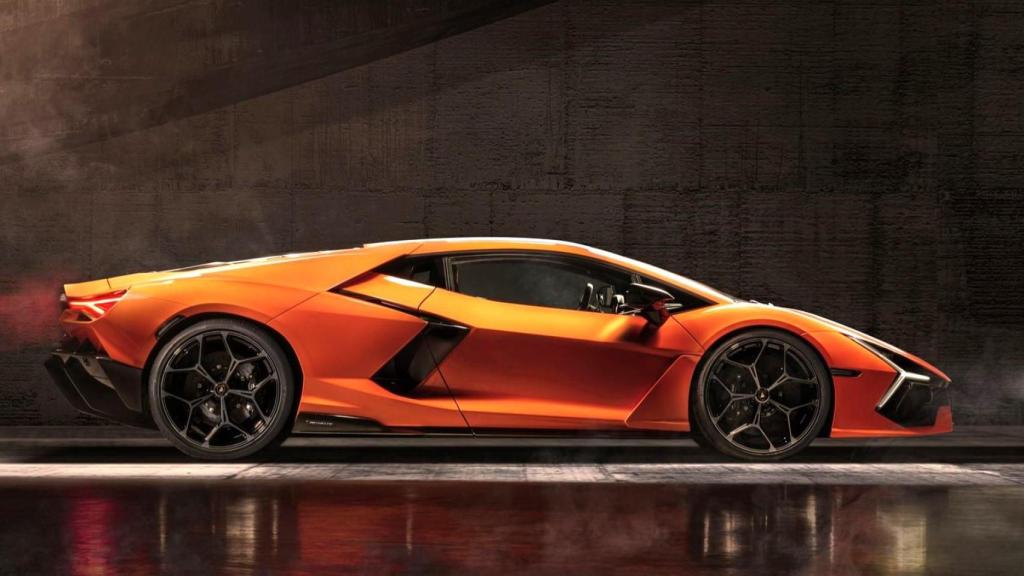 Lamborghini Revuelto