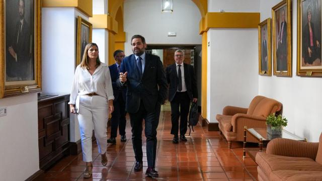 Paco Núñez, presidente del PP de Castilla-La Mancha, junto a la secretaria general, Carolina Agudo.