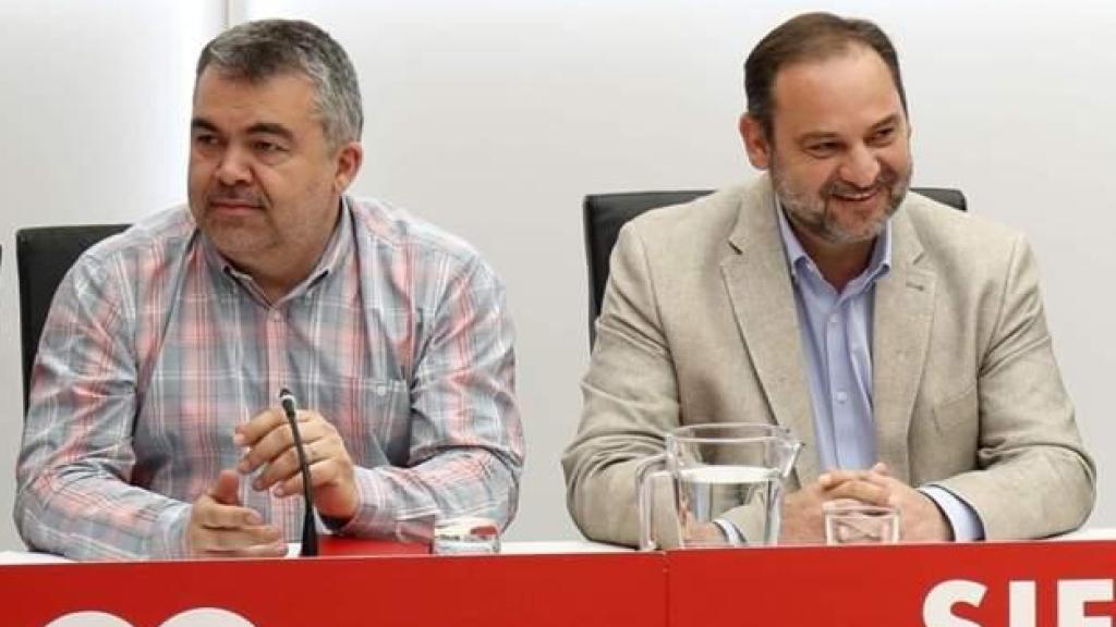 Santos Cerdán y José Luis Ábalos, en un acto del PSOE.
