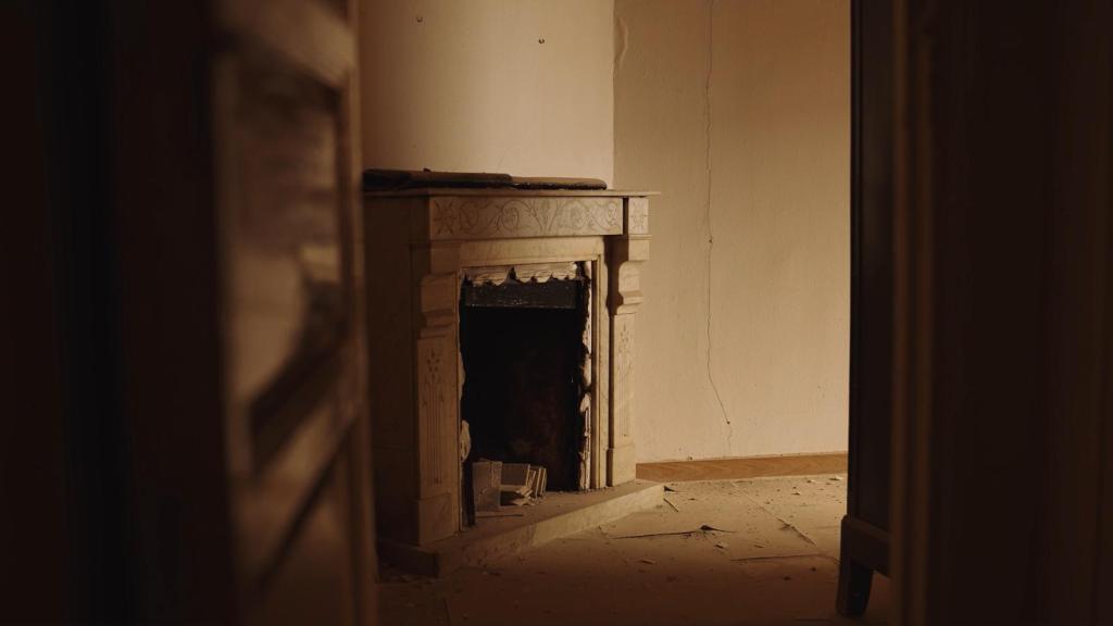 Una de las chimeneas del edificio actualmente.