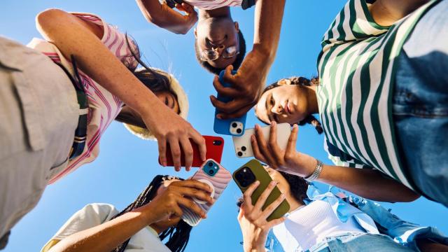 Casi el 60% de los jóvenes entre 16 y 25 años se sienten muy preocupados  por el cambio climático.