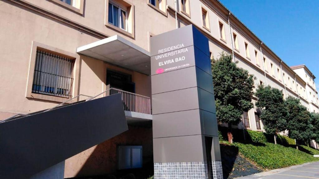 Fachada de la residencia Elvira Bao.