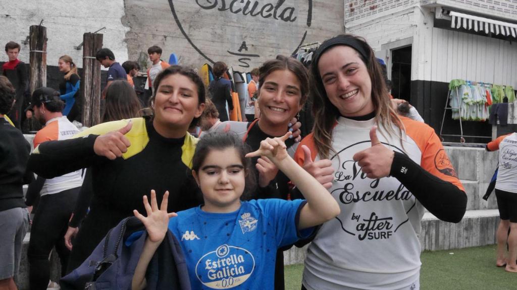 Participantes en el programa de surf inclusivo de la Fundación Amador de Castro.