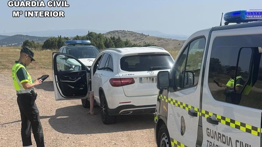 La Guardia Civil investiga a un conductor por circular sin carnet y a ...