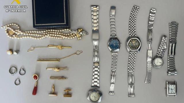 Joyas y objetos robados recuperados por la Guardia Civil