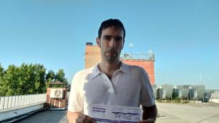 Fernando, un estafado por las prácticas y precios abusivos de una empresa de cerrajería, con la presunta factura del servicio.