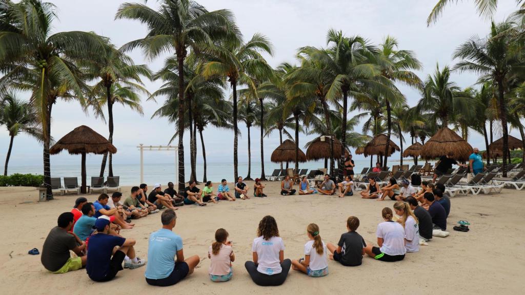 Emprendedores y equipo de Decelera Ventures en la primera edición de edición del evento Decelera México el año pasado.