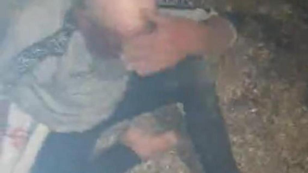 Un frame del vídeo viralizado de una agresión a un anciano que no tiene nada que ver con la paliza a Domingo.