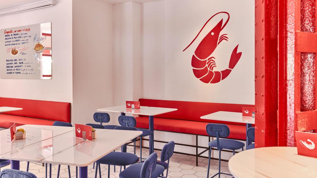 La marisquería informal de Madrid donde comer gambas en todas sus formas y unas originales croquetas de paella