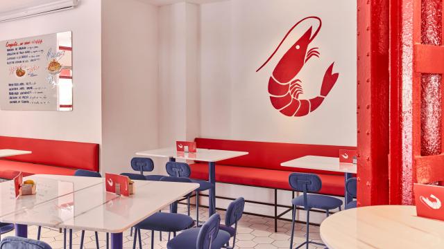 La marisquería informal de Madrid donde comer gambas en todas sus formas y unas originales croquetas de paella