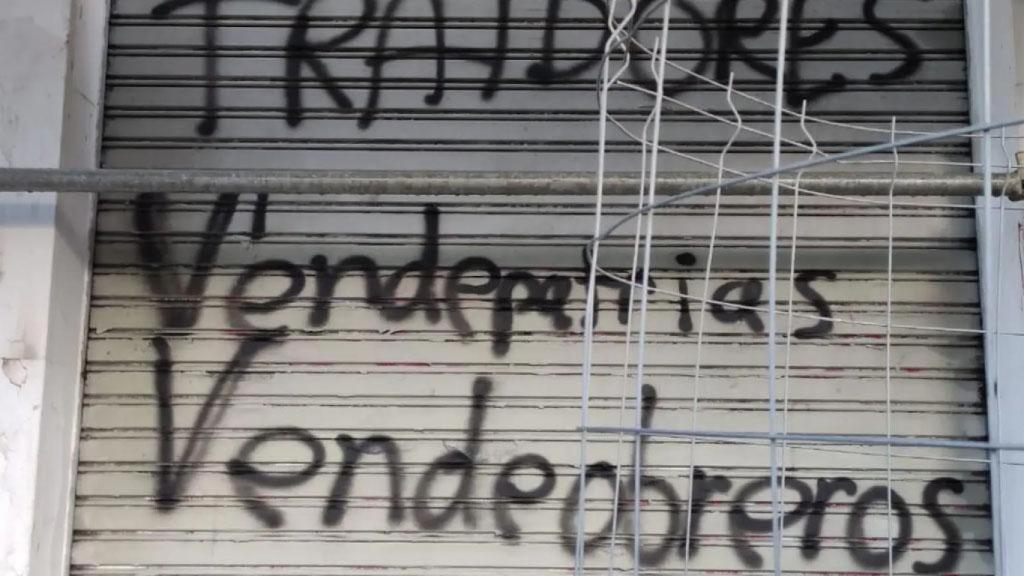 Pintadas en la sede del PSOE de Burgos