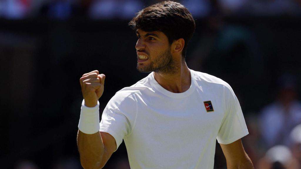 Alcaraz celebra un punto contra Fritz.