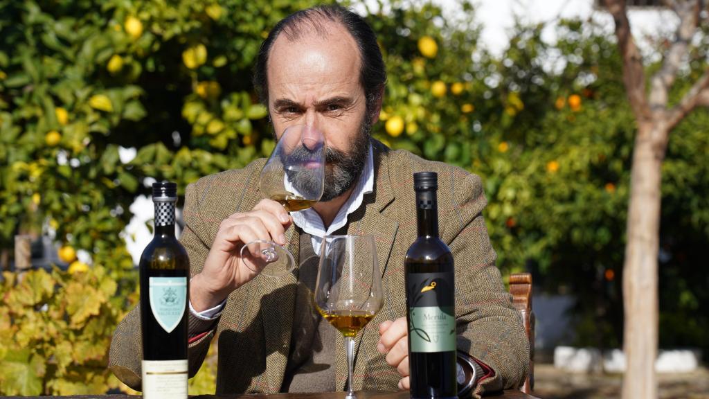 Fadrique Álvarez de Toledo con los aceites Marqués de Valdueza y Merula, en una imagen de archivo.