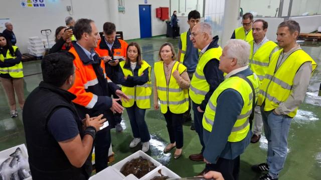El Puerto y el sector del mar en Vigo recibe al Comisario Europeo de Pesca y Océanos