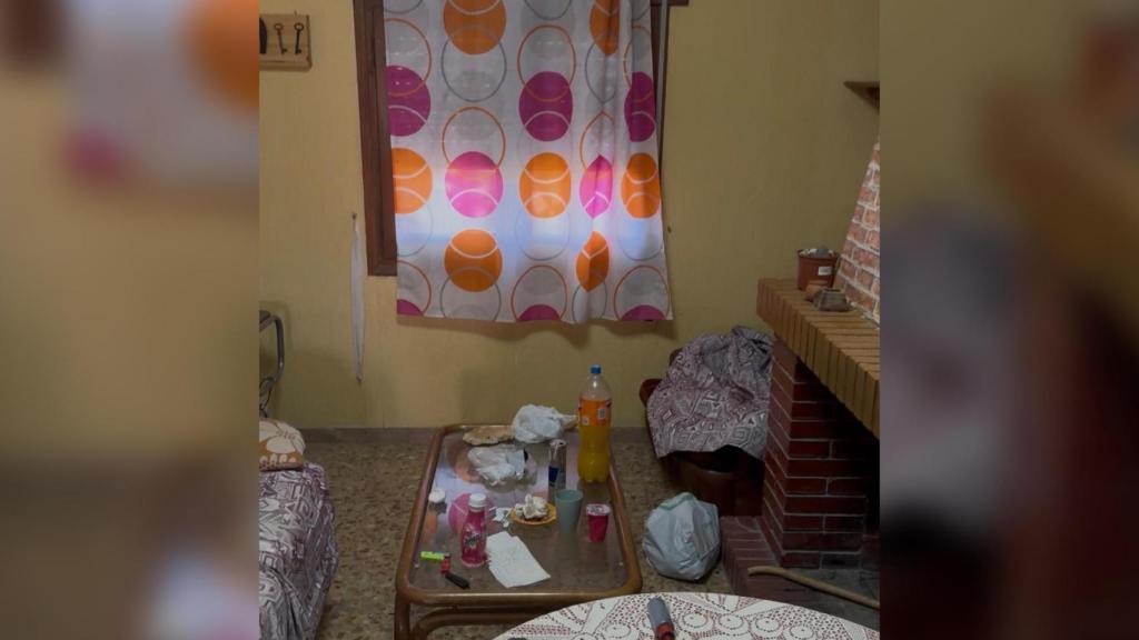 Una de las estancias del piso que alquilaban los inquiokupas