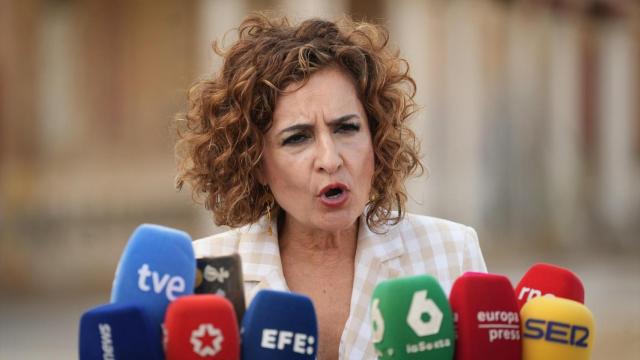 La vicepresidenta primera del Gobierno, María Jesús Montero, este viernes en un acto en Sevilla.