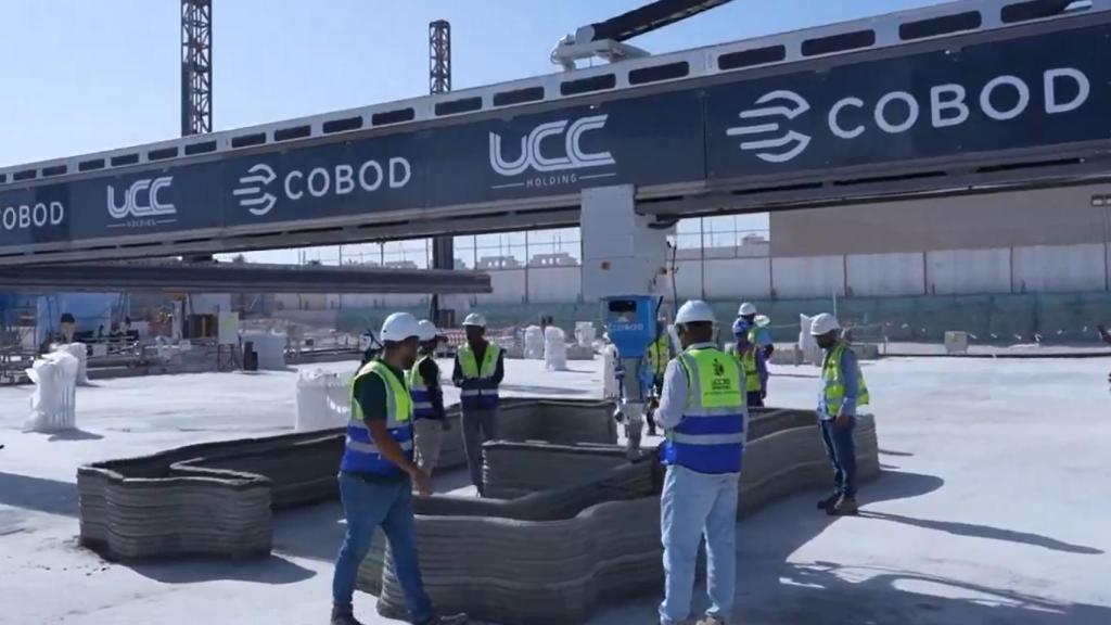 Momento del inicio de la construcción en 3D de las escuelas de Catar. OBOD