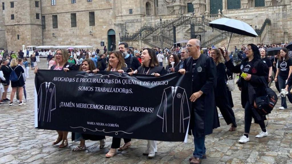Abogados del turno de oficio se manifiestan en Santiago.