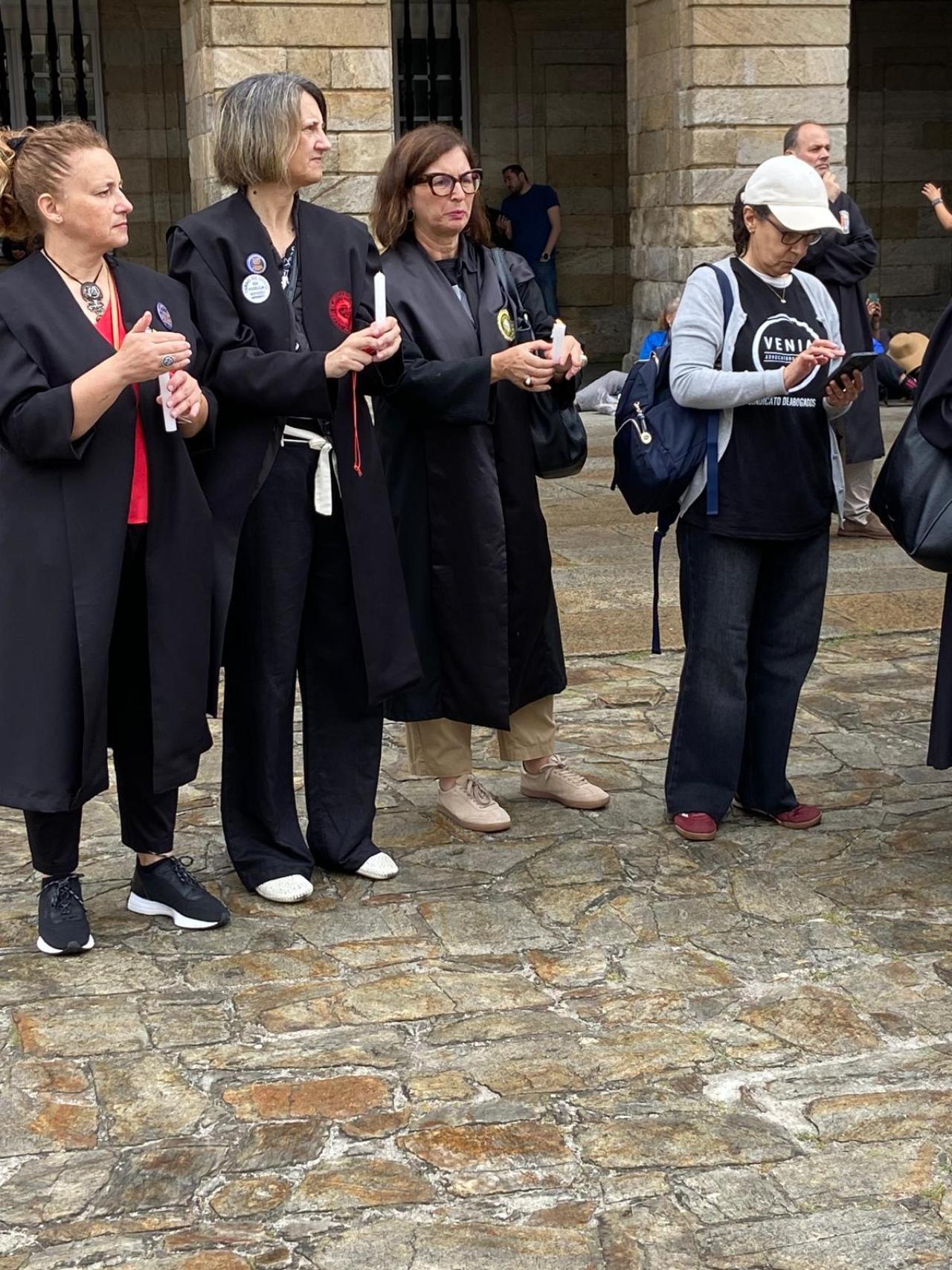 Abogados del Turno de Oficio se manifiestan en Santiago.