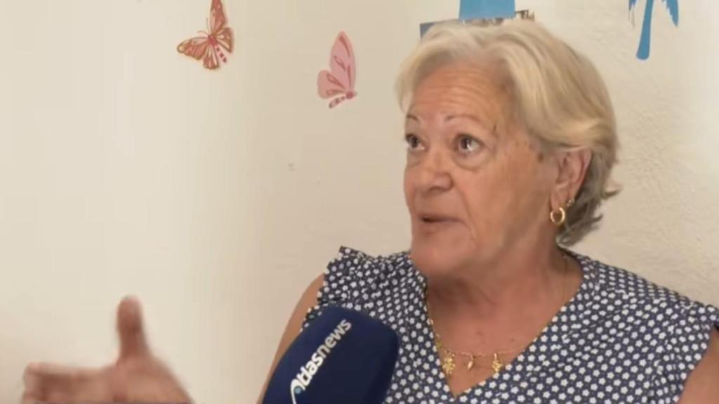 Una vecina de la isla de Tabarca ante los micrófonos de Noticias Cuatro.