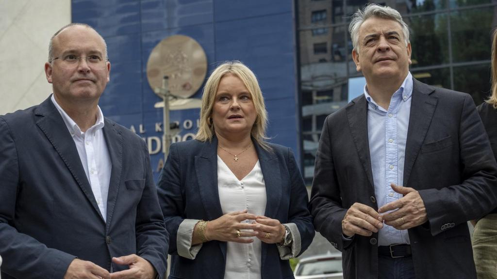Miguel Tellado, Mari Mar Blanco y Javier de Andrés, este sábado en Ermua durante el homenaje a Miguel Ángel Blanco.