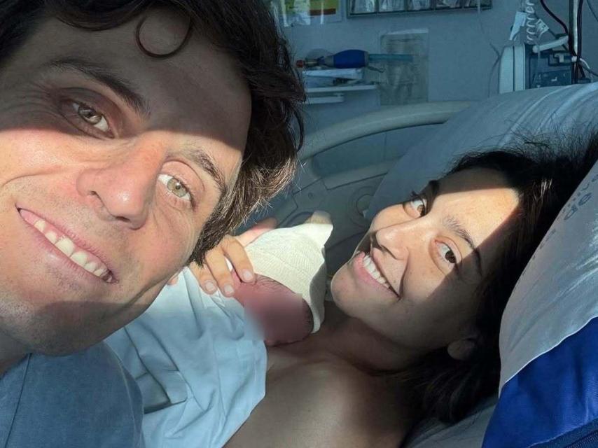 Ana Iglesias, en una imagen de sus redes sociales, tras dar a luz a su segundo hijo.