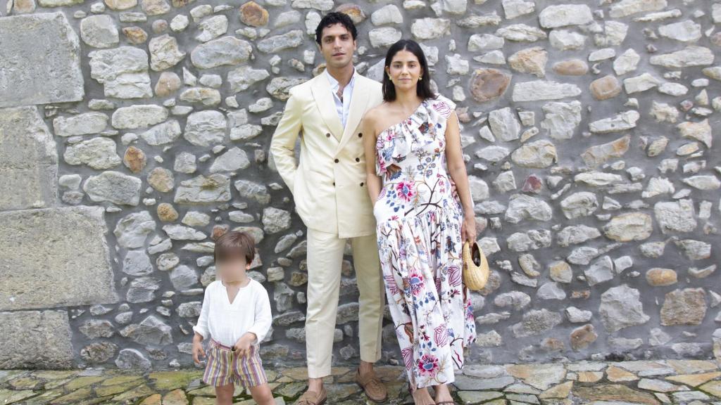 María García de Jaime y Tomás Páramo, en el bautizo de las mellizas de Marta Pombo.