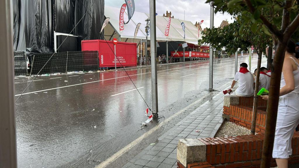 La lluvia intensa amenaza la puesta del pañuelo al Torico en Teruel.