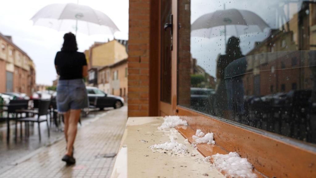 Una tormenta con granizo en un pueblo de Valladolid