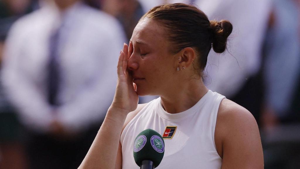 Anisimova, entre lágrimas tras perder la final de Wimbledon.