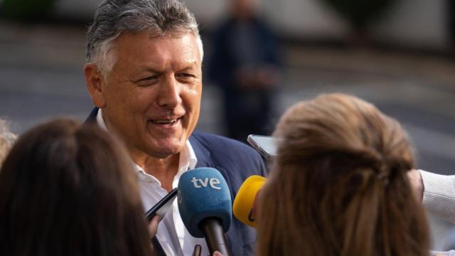 Un conductor ebrio atropella de madrugada al alcalde de Sanxenxo (Pontevedra)