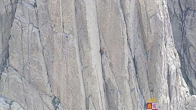 El momento del rescate del escalador