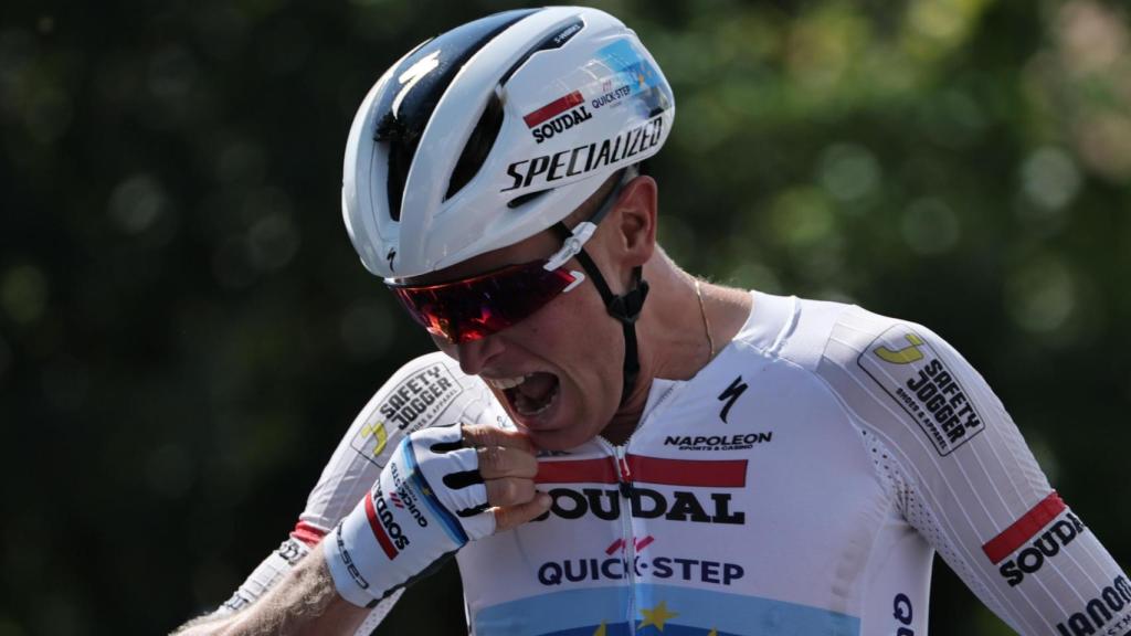 Merlier celebra su victoria en la novena etapa del Tour de Francia.