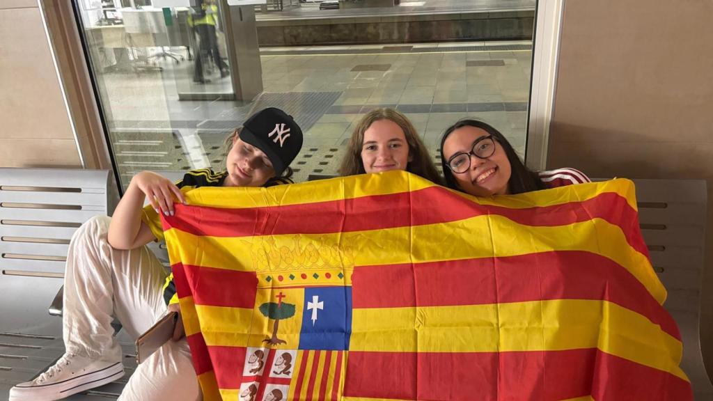 3 de las jóvenes tiradas en la estación de Tarragona