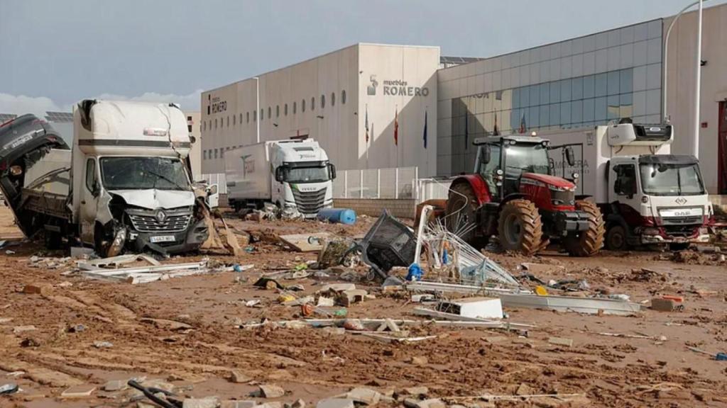Daños ocasionados por la riada del Turia en Riba-roja. Manuel Bruque / Efe
