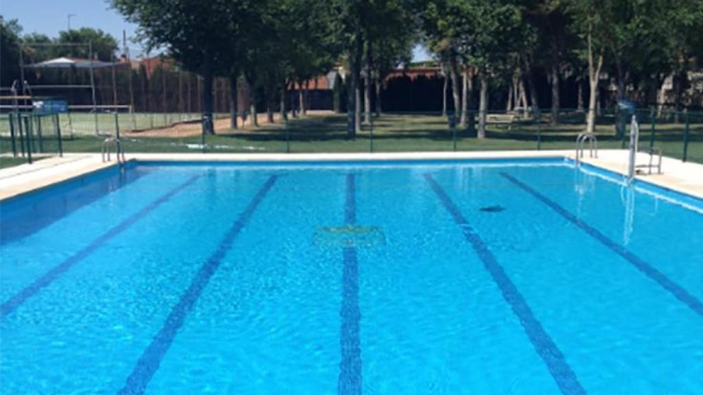 Piscina municipal de La Villa de Don Fadrique.